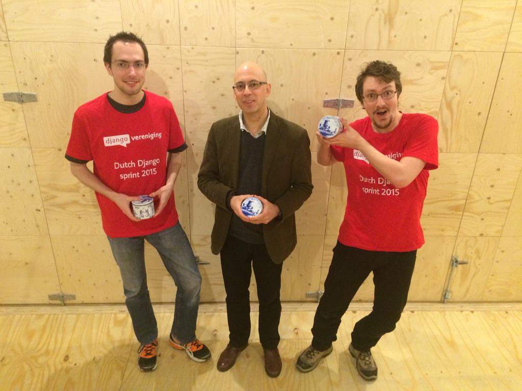 DutchDjango's tweet photo. A small token of appreciation for our visiting core developers: more stroopwafels! http://t.co/EOSrkE6J5n