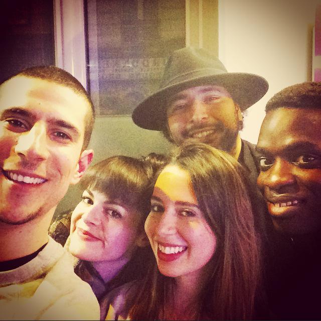 ColenFleurs's tweet photo. Et merci @Red1Harjane d'être venu nous voir hier! #colenfleurs #selfie Cc @LanaReina @NSchluss @Adel_Kaddar @Waxybox http://t.co/mRMR8PbxM1