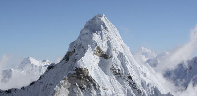 Le montagne dell’Himalaya in alta definizione, riprese da un'altezza di oltre seimila metri
ilpost.it/2015/03/08/him…