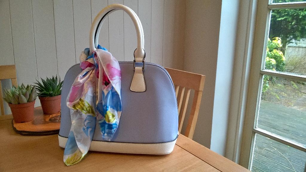 Over_A_Cuppa's tweet photo. Did you see the gorgeous bag I won yesterday at #blogoncymru it's from @hottershoes Thank you x http://t.co/06oKPkqqZt