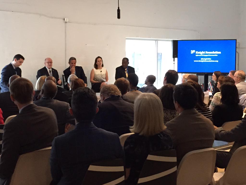 thelabmiami's tweet image. Understanding Miami with the leaders of Miami with the @knightfdn at #theLABMiami.