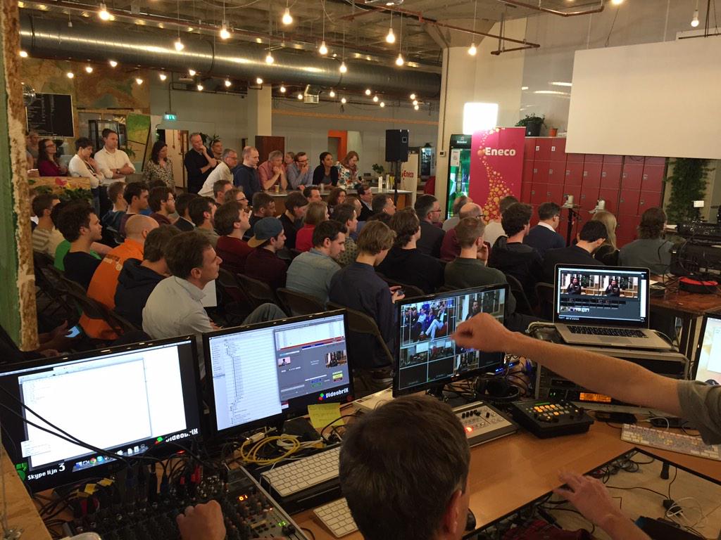 Eneco's tweet photo. Bijna tijd voor de pitches! Wie gaat de eerste Toon Hackathon winnen? #eneco #toonopen #toonhackathon #coding #tech http://t.co/g6YSvcCr6d