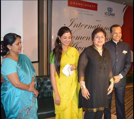 myfashionbay's tweet photo. Int. Women's Awards 2015 #ICUNR @KiranMehraK @LambaAlka Ratan Kaul @sonalkalra @shallujindal20 http://t.co/n1xqH5ad5O http://t.co/XHZu9qjIOK