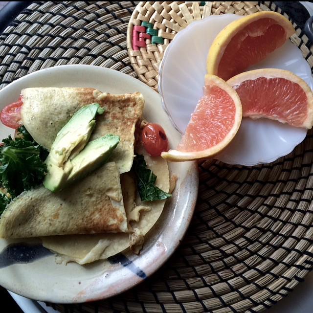 Wake up with us have this for breakfast: Massaged kale omelette with pan roasted tomatoes … ift.tt/1GeRGj9