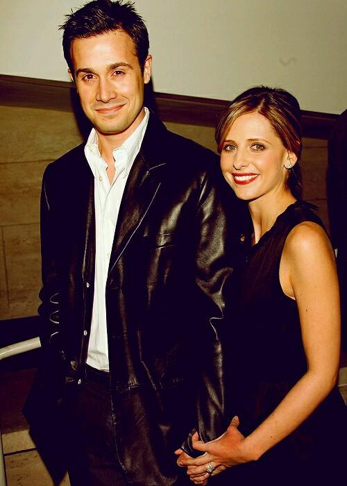  happy birthday ....... freddie prinze jr.  Stay happy. 