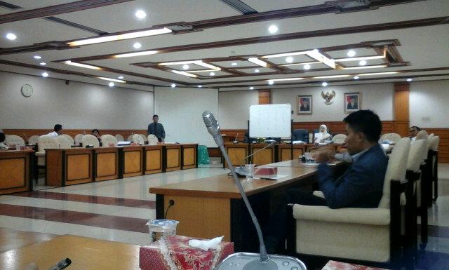 olinowZ's tweet photo. Seriuss semuaa @DPR RI http://t.co/HlwO2smSyj