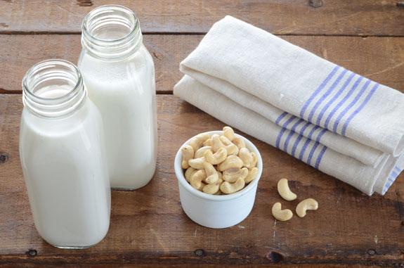 elanaspantry's tweet image. Cashew Milk #4ingredients
elanaspantry.com/cashew-milk/