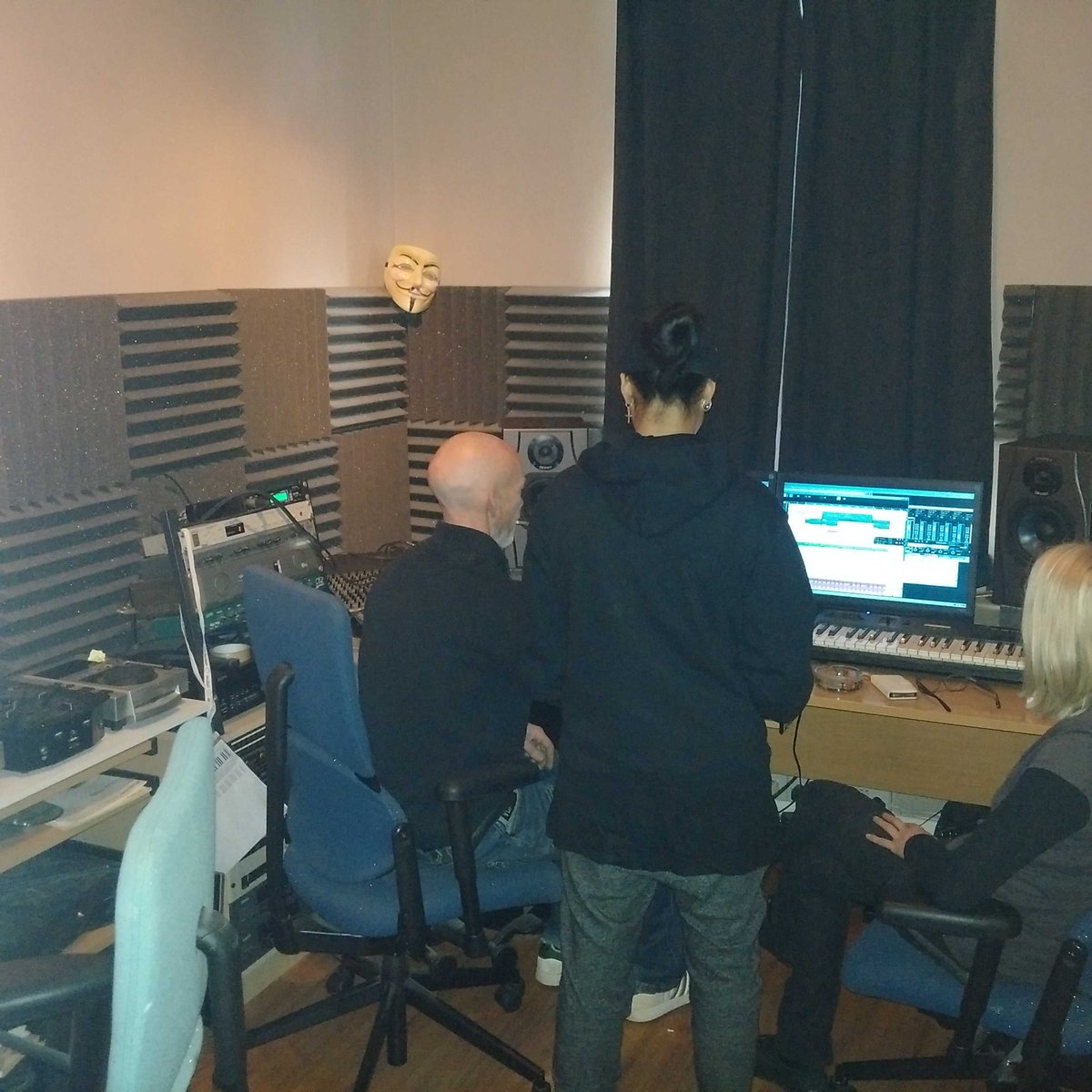 Fitz_LCN's tweet image. studio with @backdraftuk mastering @Official_Che3kz #BadBre3dMixtape #BadBre3dMixtape12thMarch