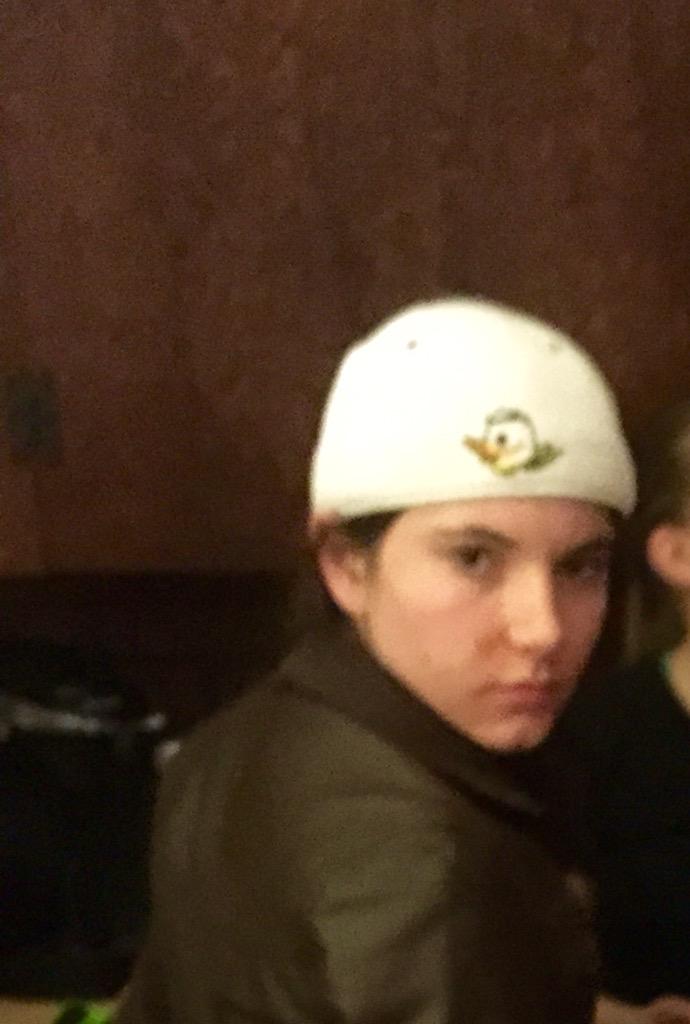 sburns0107's tweet photo. “@allybee76: when mom asks if you got your homework done this weekend.. @sburns0107 http://t.co/NeMllp7xlj” hahahaha dying