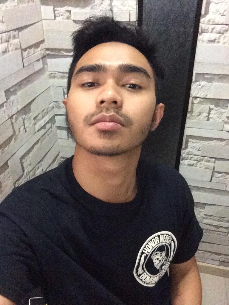 nazwinn's tweet photo. Hi baby http://t.co/2EVG7GbXfO