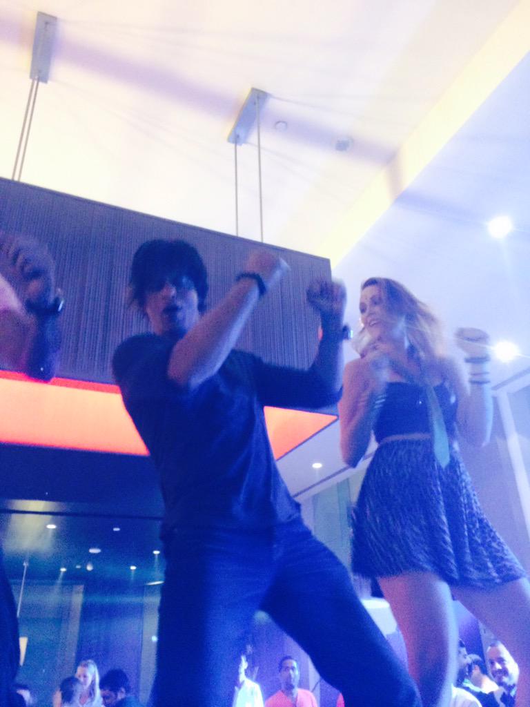 abrarnads's tweet photo. #partywithme @iamsrk celebrations. Amazing time @MurderMestri #bartopdancing. #kingKhan http://t.co/suv6JLgrbA