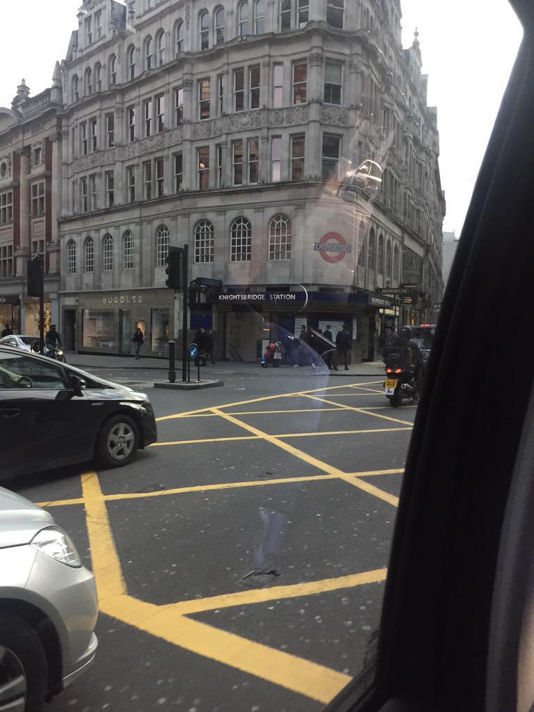 JoeyEssex_'s tweet photo. Driving around London nuaghhhjtyyyyyyyyy jamming #backseatboy #rollin http://t.co/IJsxFeOeFu