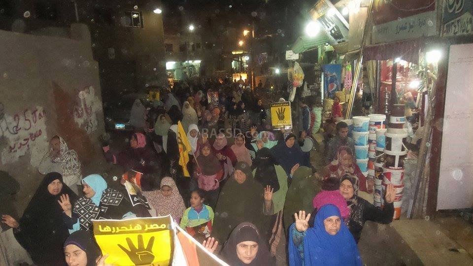 AzzaElGarf's tweet photo. تحية لنساء مصر الثائرات المجاهدات الصامدات في ميادين مصر كلها بحثا عن الحق الحرية والكرامة #اليوم_العالمي_للمرأة http://t.co/KzwqXyIp4q