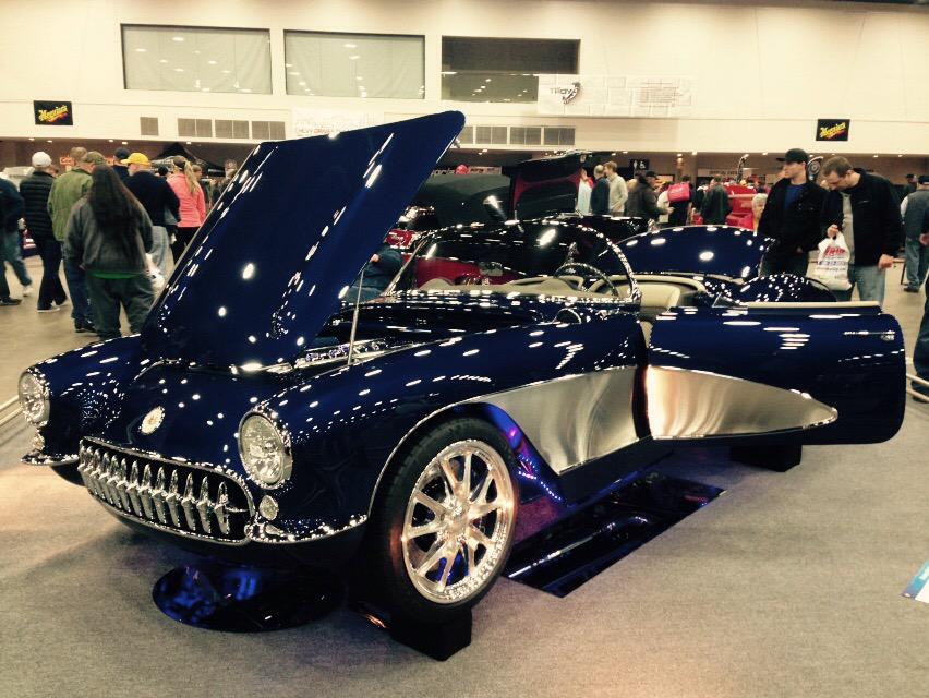 SMasottiCTV's tweet photo. 170,000 ppl expected to hit @cobocenter this weekend for #autorama2015 @CTVWindsor http://t.co/ysc54MjaBi