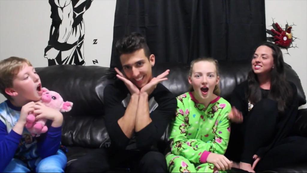 mandatomlinson1's tweet photo. @ItsCoreyScherer Corey you are the prettiest #swag I love you! You are the prettiest #pleasefollowme @ItsCoreyScherer http://t.co/vuUkR4aV0z