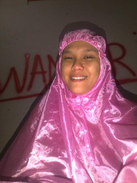 ichachase's tweet photo. Shalat pertama gw di umur 21tahun... http://t.co/2I6MXS0oH3