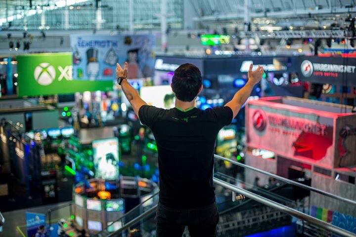 Razer's tweet photo. Thanks everyone for another great PAX East. See you next year. #RazerPAX http://t.co/bgqPwyCFjG