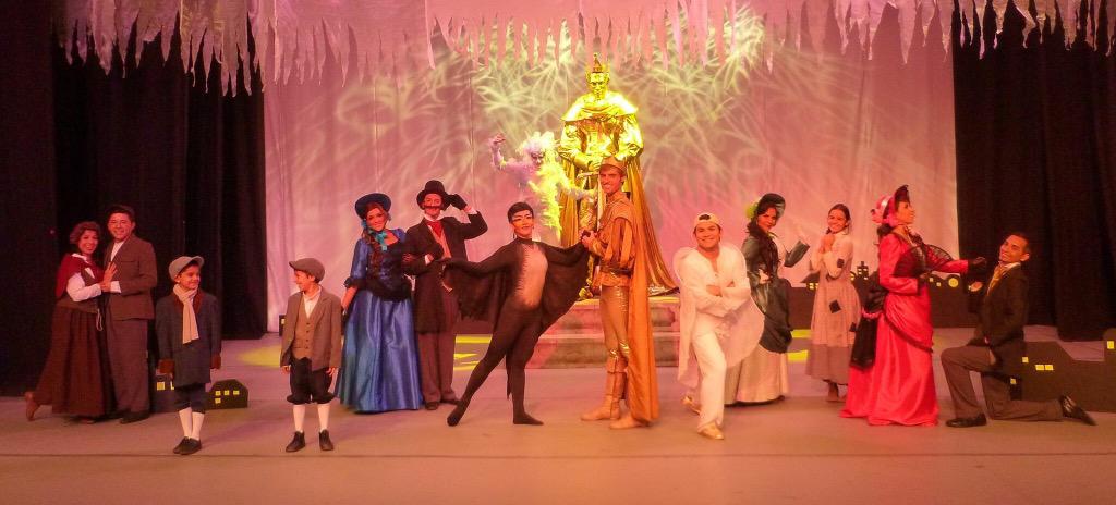Rodolfo Padilla (@_rodolfopadilla) on Twitter photo Corranle todavía llegan a la última función de la temporada de <a href="/PrincFeliz_2015/">El Príncipe Feliz MX</a> en el Teatro Hidalgo 1:30 Corranle todavía llegan a la última función de la temporada de <a href="/PrincFeliz_2015/">El Príncipe Feliz MX</a> en el Teatro Hidalgo 1:30