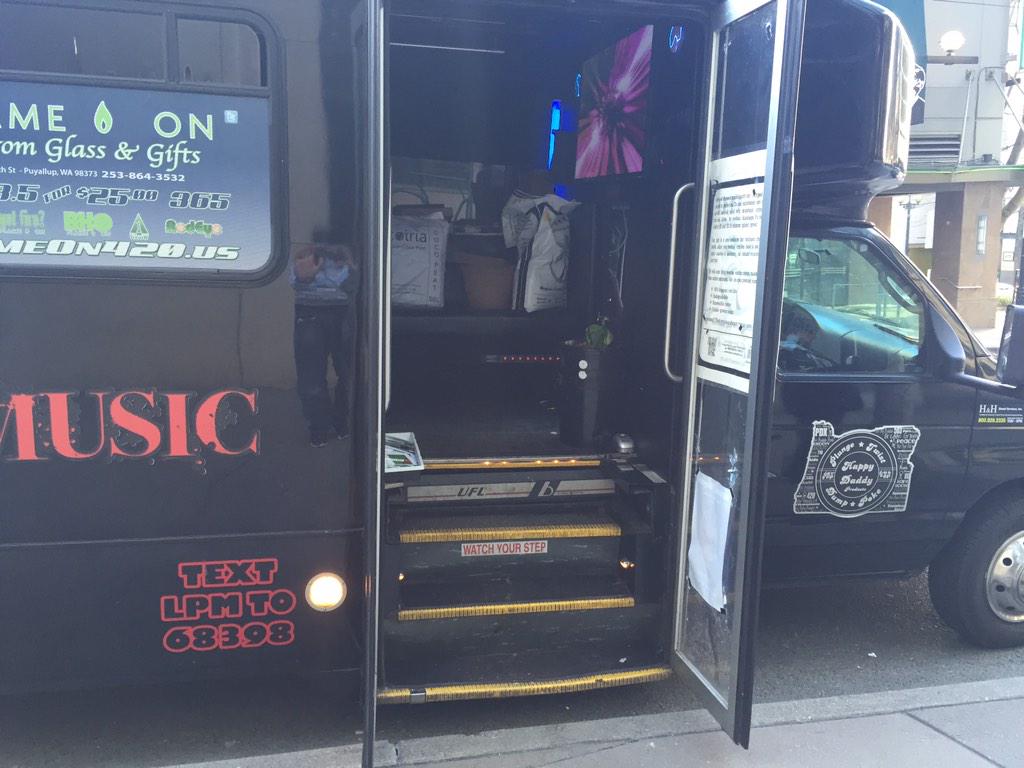 drgrassman's tweet image. #indoorgardeningexpo @Max_Yield come check us out right outside the building