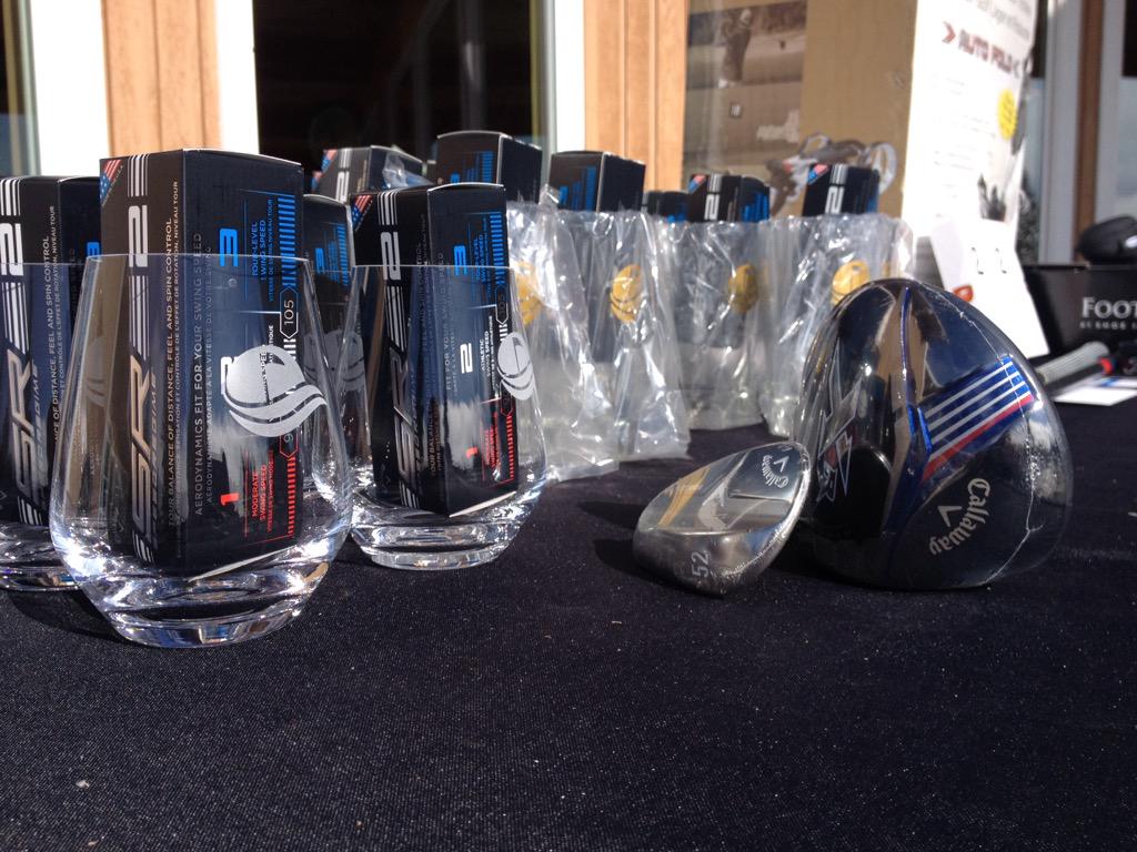 suncoastpro's tweet photo. Nice prize table for the Frozen Goose today. #notsofrozen @CallawayGolf #SunshineCoastBC #isthiswinter? http://t.co/Et1NJDDzqx