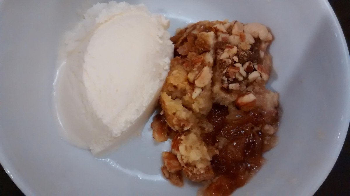 Warm Crunchy Almond Peach Cobbler with Vanilla ice cream, What Monday blues?! <a href="/IntertwEAT/">TweetCritique</a> @BBCFood <a href="/foodandwine/">Food & Wine</a>