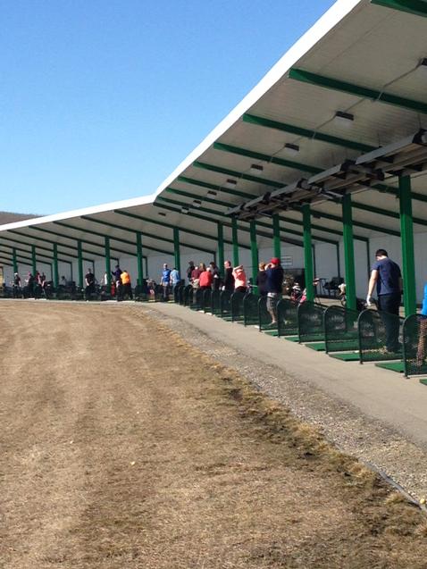 gardsy00's tweet image. Range is packed!  Great day! @calgarygolf @pgaofalberta #hitsomeballs #learntogolf #calgarygolf #drivingrange