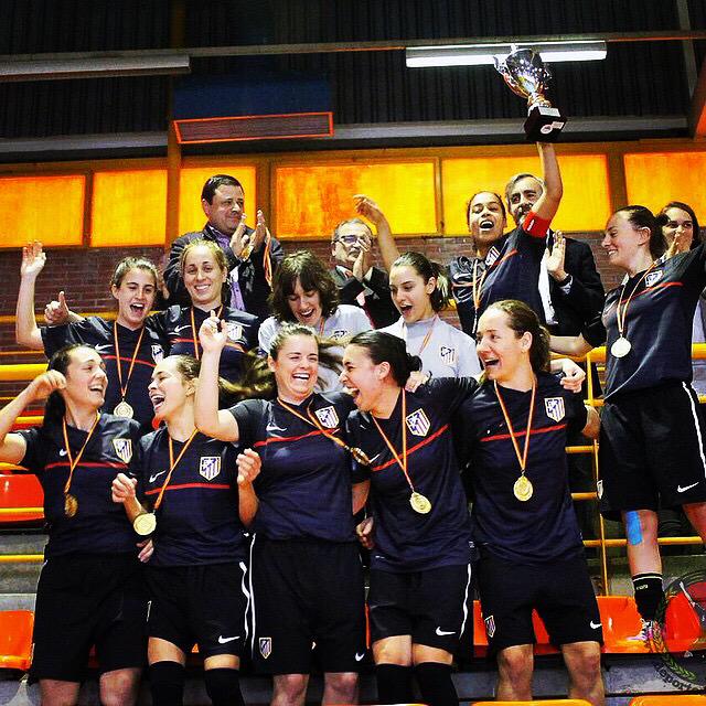 Que felicidade!! Emoção... Parabéns às melhores do Torneio Internacional. Campeãs! Lindas 😍😍😍 #WomenPlayFutsalFIFA