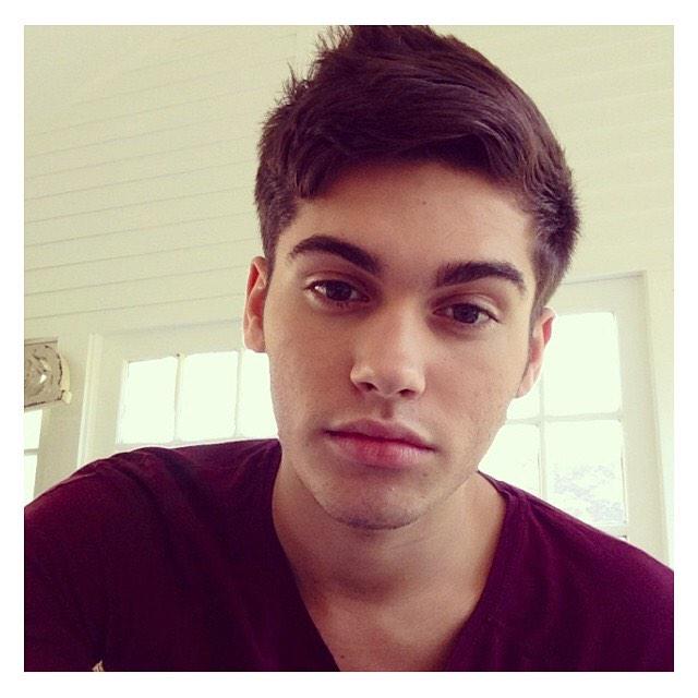 The name is bryan,I like pizza and chilling out. Rt this please?