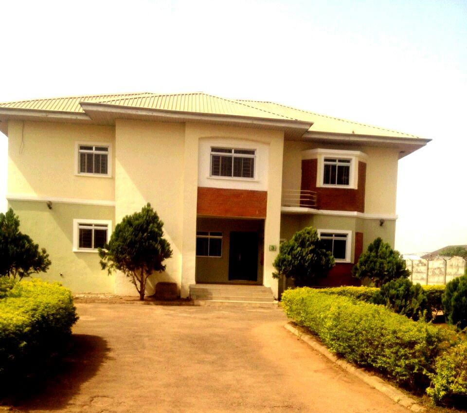 BACRealty's tweet image. 5 bedroom duplex with BQ @ Hillview Estate Gadua, Abuja for 130M