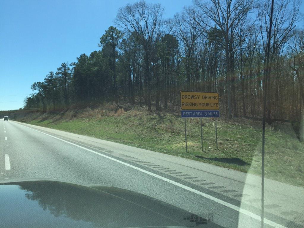 _VulcanFire's tweet photo. New drowsy driving sign on #I65S just before Clanton @TrafficMike_BHM http://t.co/GAYQF1Gmga