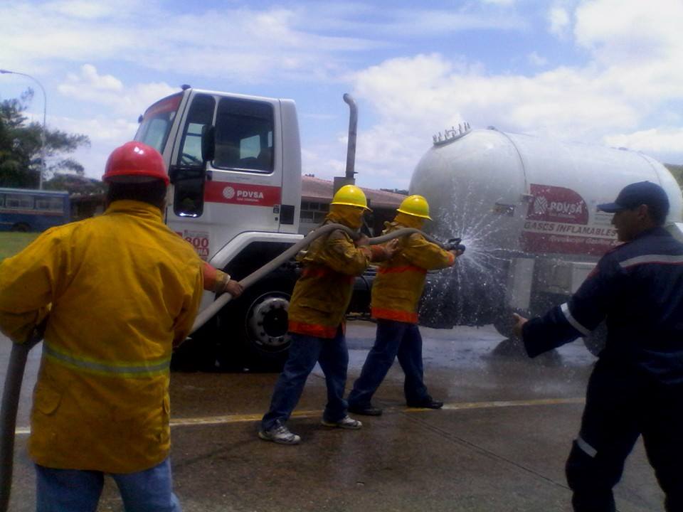 Trabajador@s #GasComunal Edo. #Apure se preparan para prevenir posibles accidentes dentro d nuestras planta d llenado