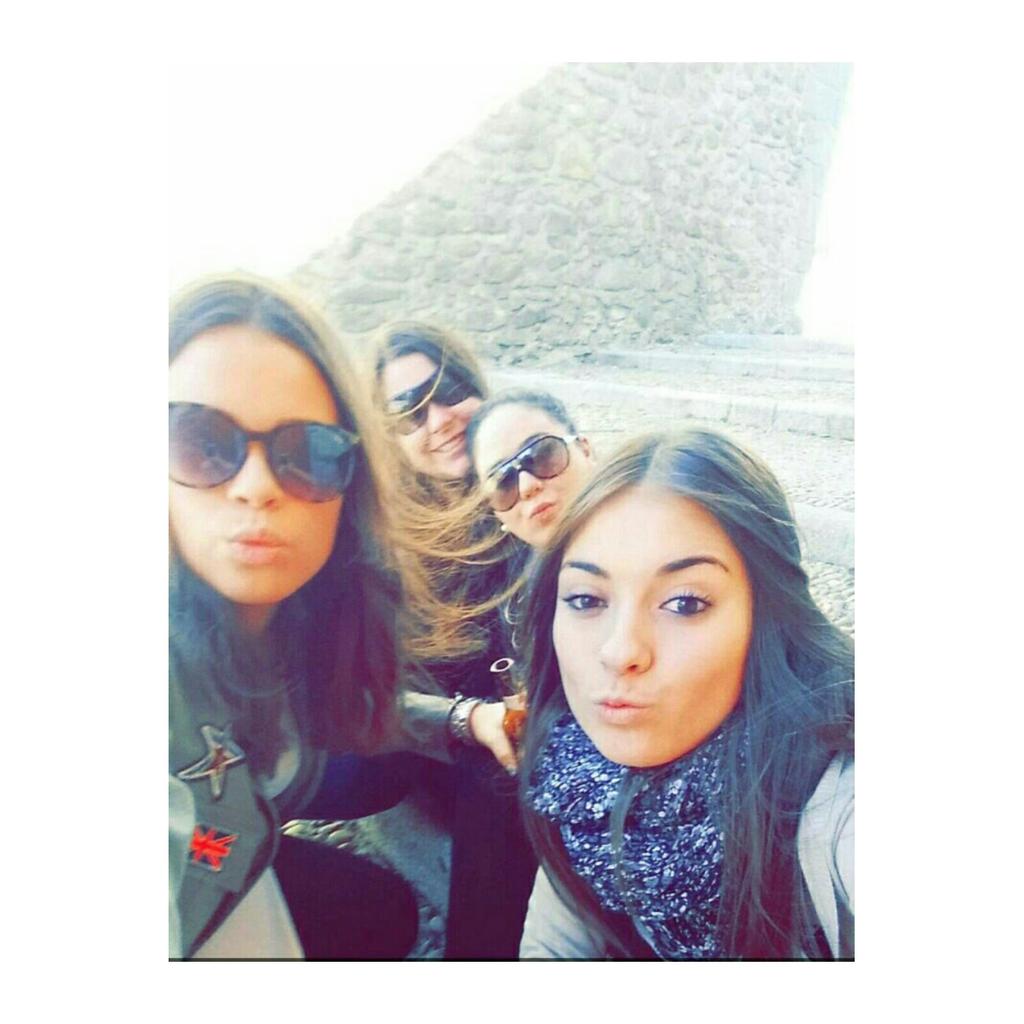 Laaurita27's tweet photo. 'En un mundo de locos, solo los locos están cuerdos' #quéharíayosinellas #másqueamigas #amordelbueno http://t.co/A3XnNqhZmJ