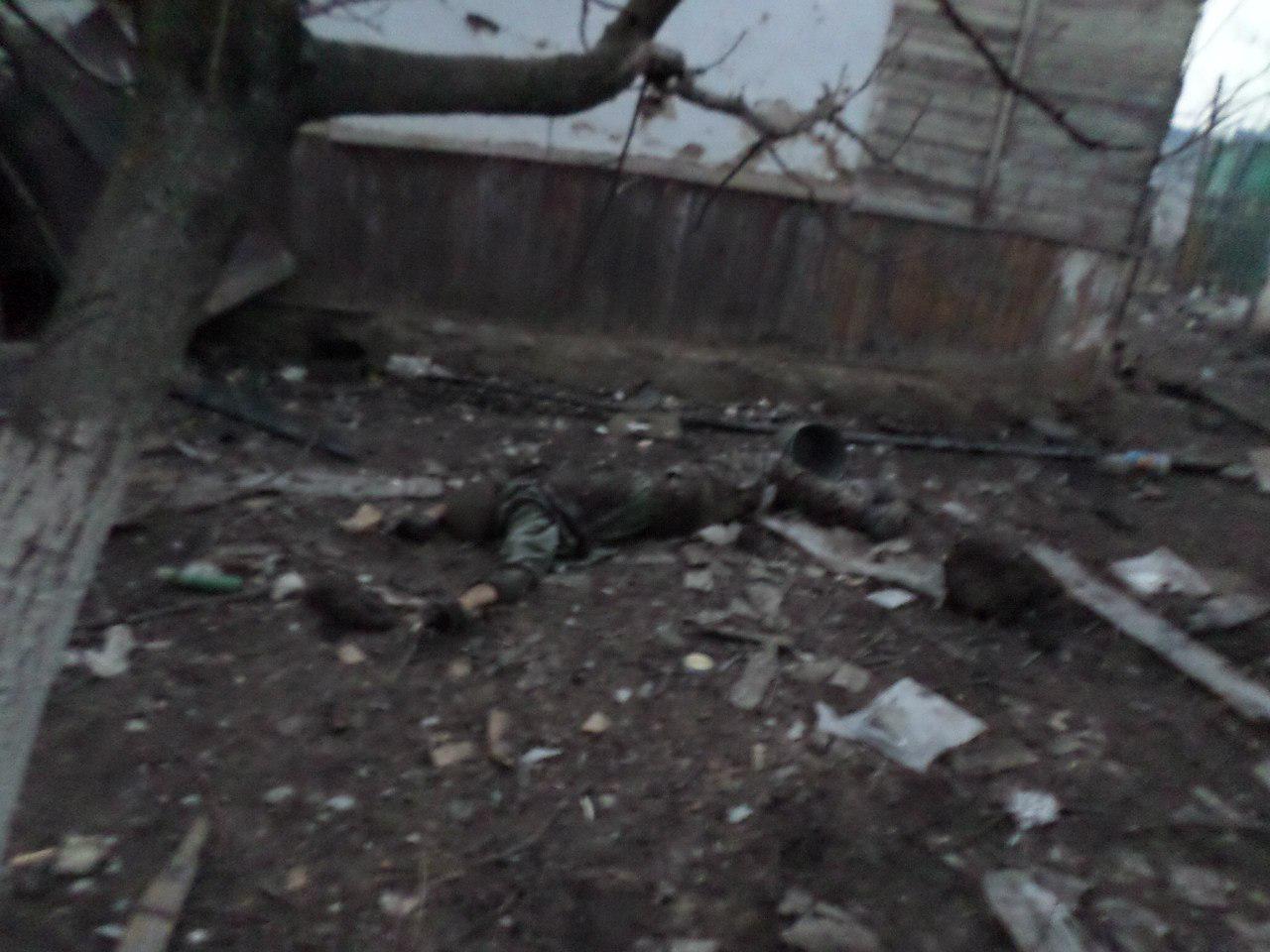 B_mf_8UUwAMUplf.jpg:large