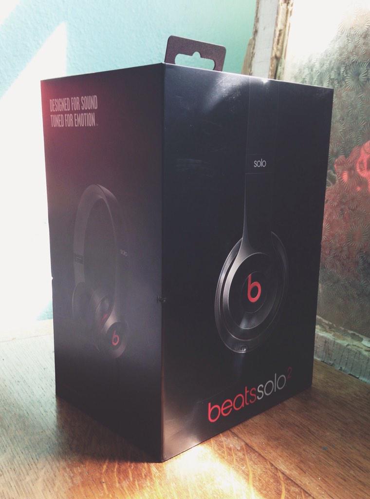 abbyhilliard's tweet image. Recently became a part of the Chaco &amp;amp; the Beats family👌❤️ #birthdayprops #myfamilyisclutch @chacousa @beatsbydre