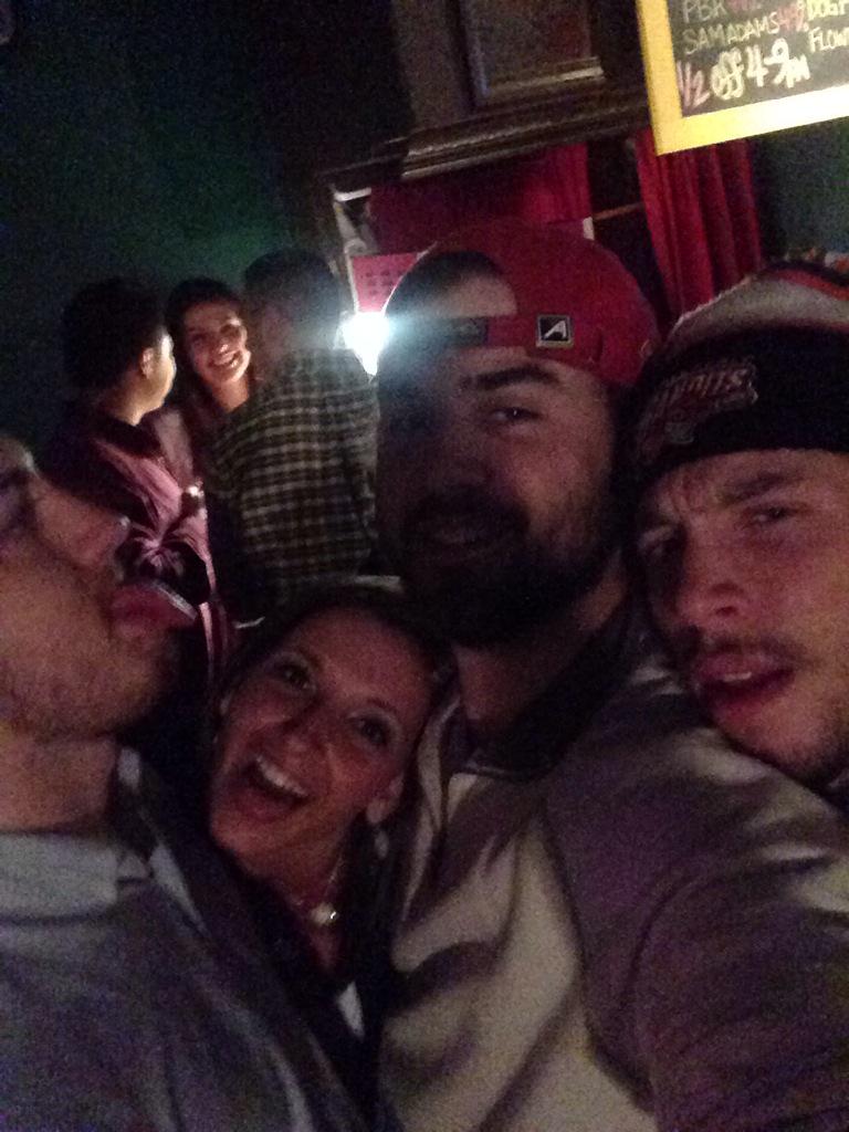 _townley03's tweet photo. HAHAHAHA hi guys @sawybeans4 @UnrealFlow44 http://t.co/w97MBDcHE9