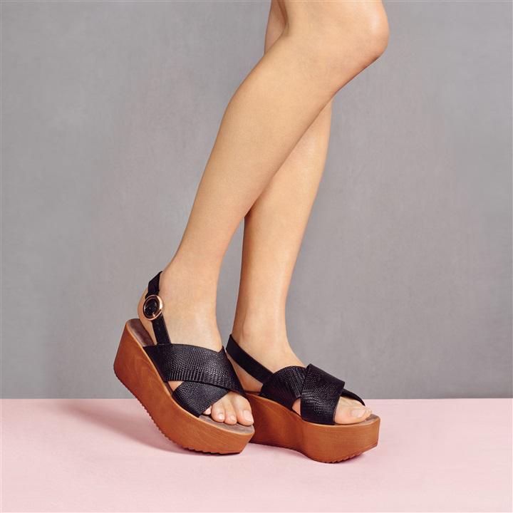 Primark's tweet photo. Flatforms are the shoe du jour for summer! £14/€18 http://t.co/cDnhSi8R1A #primarkspring15 http://t.co/yDSQsjL6rI