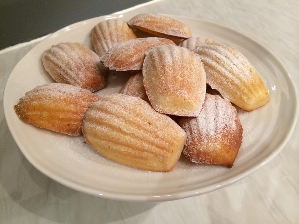 hilary_pope's tweet photo. Not sure of theme this week but baked some madeleines & thought I'd share them with you! @SundayBakeClub #sbtheme 🍰 http://t.co/guRu7nHfW0