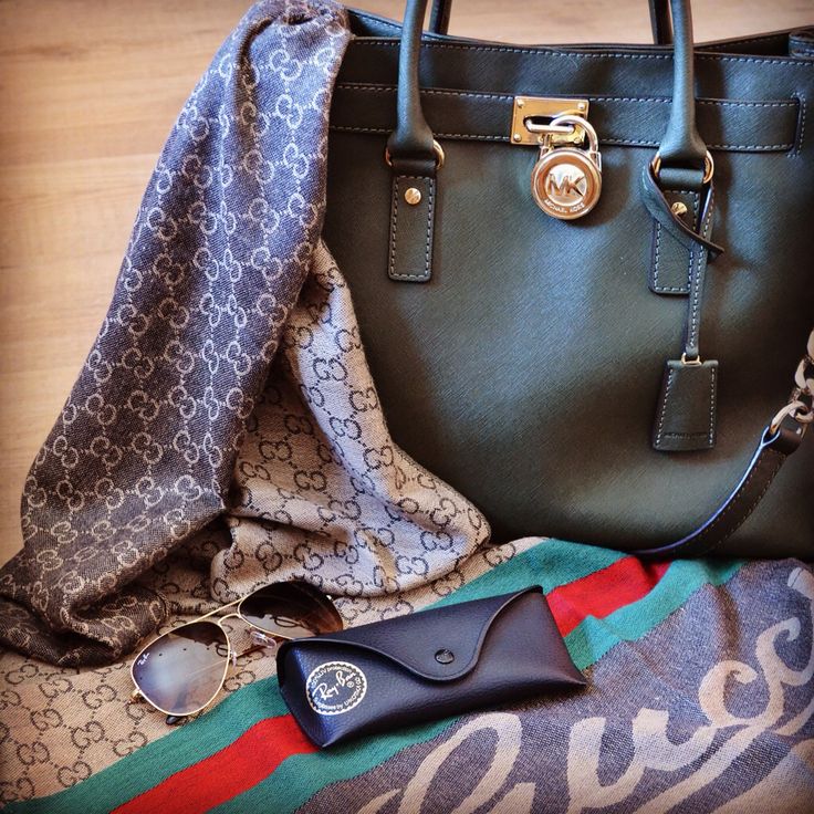 Fashionchecklis's tweet photo. #scarf #gucci #handbag #sunglasses #thefashionchecklist http://t.co/1sU6wNHvrm