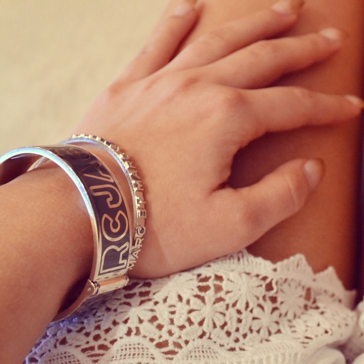 Fashionchecklis's tweet photo. Summervibes #marcjacobs #bracelets #thefashionchecklist http://t.co/gpf1p7OnXT