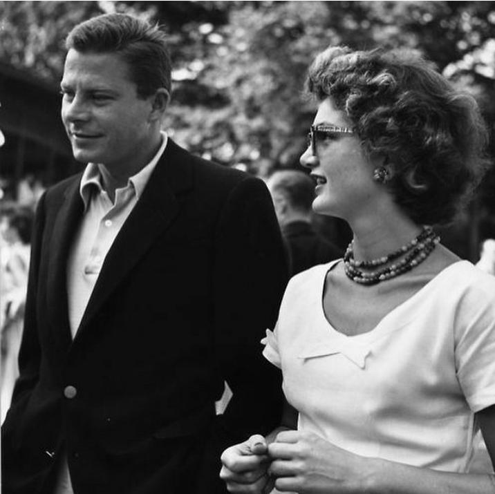 35thfirstlady's tweet photo. Jackie with Lee's first husband Michael Canfield in 1955. #jackiekennedy #1950s http://t.co/SJ6aZutclK