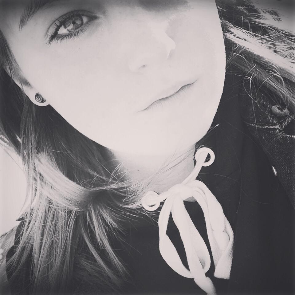 invaliduser11's tweet image. Cause I kinda liked this photo 😂👀🙌