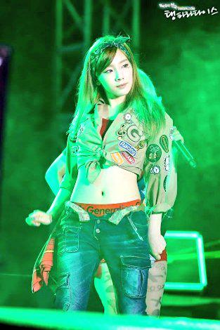 Ynaaa17's tweet photo. Happy Birthday Taeyeon! http://t.co/IyL4VWlhqW