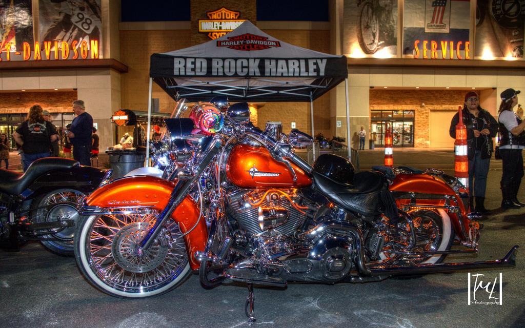 Cool__Like__Dat's tweet photo. Red Rock HD Bike Nite #redrockharleydavidson #lasvegaslife #HarleyDavidson @LasVegasBiker @HDForums @redrockharley http://t.co/bHBYBbzHFS