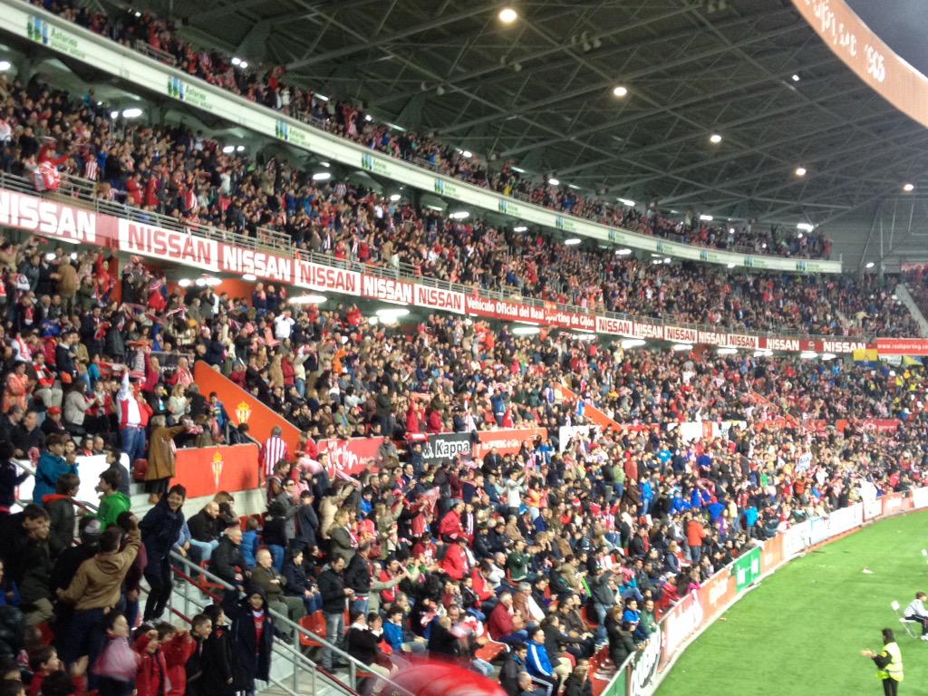 スペイン滞在記 スペインサッカーの今 スタジアム編 その モリノン Molinon スポルティング ヒホン スペイン北部 本日はスペイン2部の試合を観戦 3位スポルティング ヒホンと1位ラス パルマスの大事な一戦 スタジアムは満員に Http T スペイン滞在記 スペインサッカーの今 スタジアム編 その モリノン Molinon スポルティング ヒホン スペイン北部 本日はスペイン2部の試合を観戦 3位スポルティング ヒホンと1位ラス パルマスの大事な一戦 スタジアムは満員に Http T