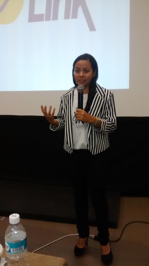 monicaricand's tweet photo. Linda, exitosa #mujer #SWWGYE ella hace parte de link. Apoyo para los agricultores mediante la tecnología. http://t.co/jjNI1rEkrV