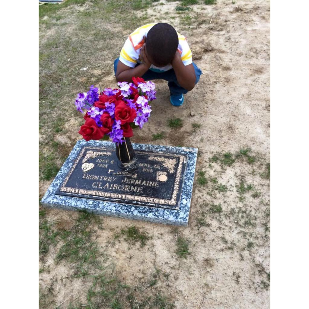 itsnesha_'s tweet photo. I can't believe it's almost been a year now. 👼💜😘 #RestTrey http://t.co/k8JfYTshc6