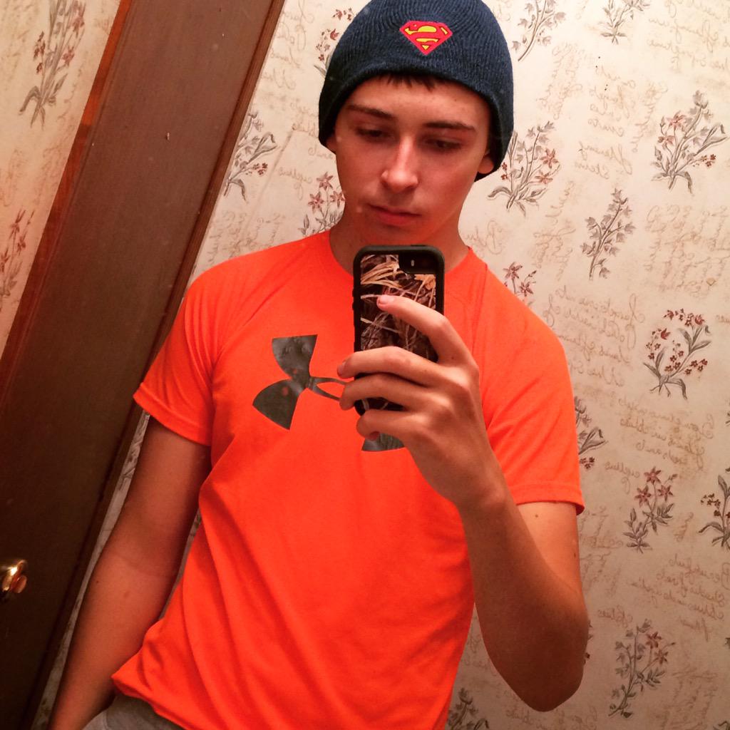 I_can_dribble's tweet photo. Selfie Sunday!!! http://t.co/PSRXqRtiYm