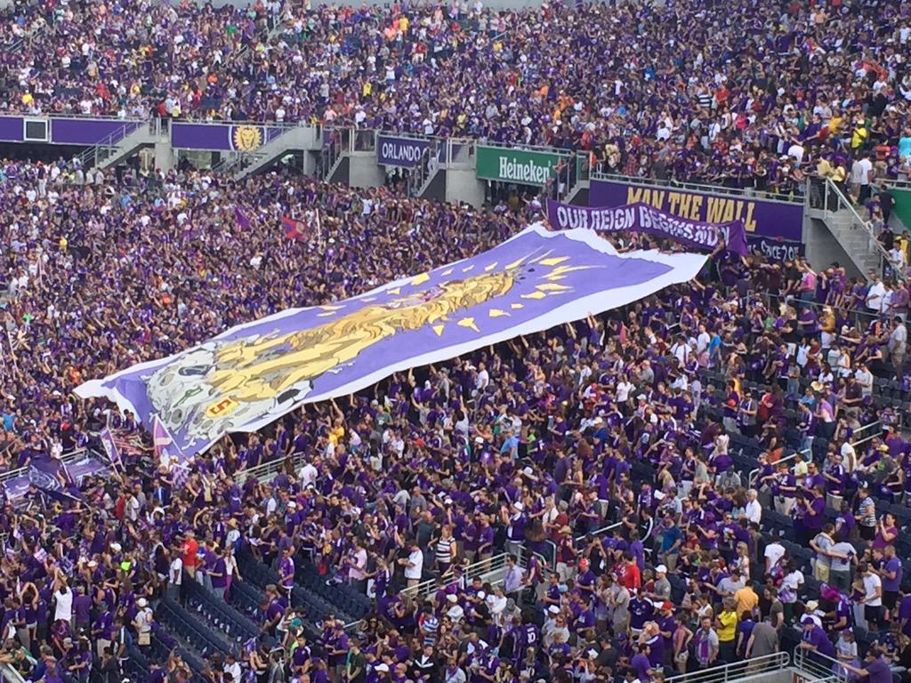 CitySoccerTalk's tweet image. 62,510. Pat yourself on the back Orlando! ( Amazing Tifo from the Wall. @RuckusPR @IronLionFirm ) #ORLvsNYC #mls
