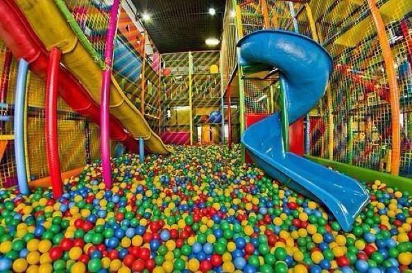 StumblerVideos's tweet photo. Idc how old I am bitch hold my shoes real quick http://t.co/umRzvGRrES
