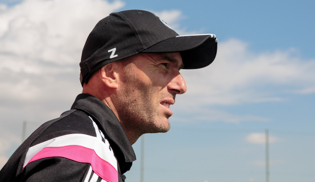 elbernabeucom's tweet photo. EcoDiario: ZIDANE, el elegido para relevar a ANCELOTTI http://t.co/qYnvQlsr28 http://t.co/xHnUPhMLow